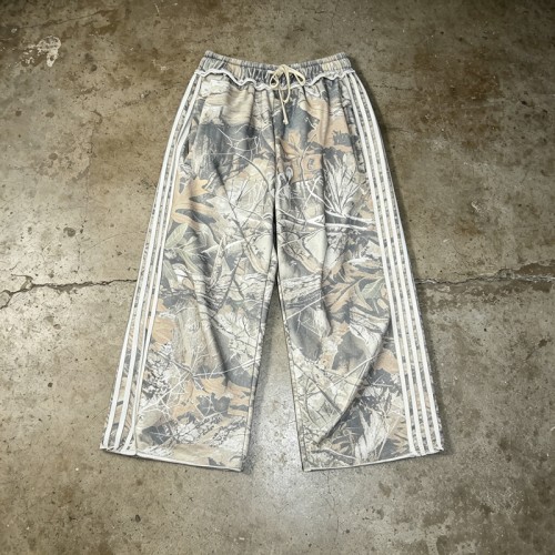 Realtree Camo Capri pants | Three-Stripes, Elastic Waist | Cotton Blend | Custom Streetwear Manufacturer