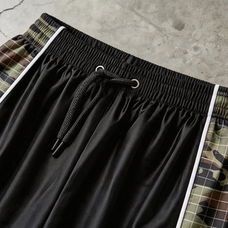 Men's Camouflage Applique Capri Pants