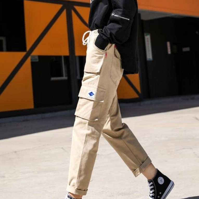 StreetStyle Tip: How to Style Cargo Pants