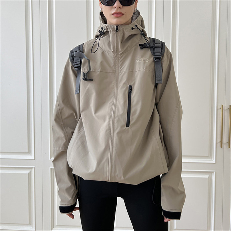 Minimalist Women's Streetwear