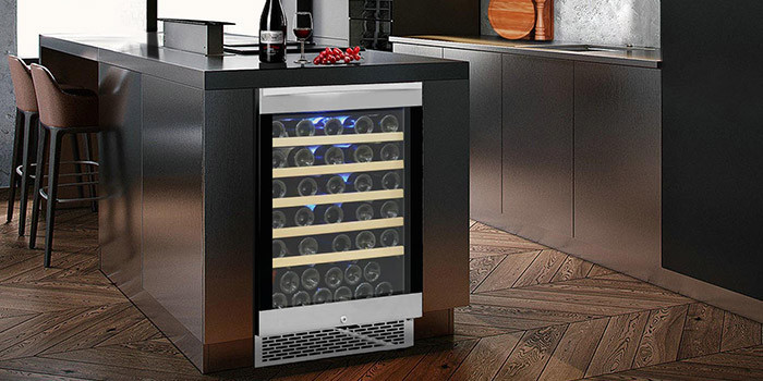 Fan cooling wine cellar