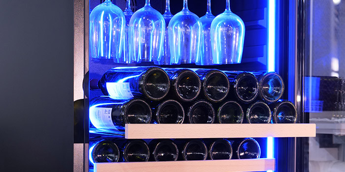 estante del refrigerador de vino