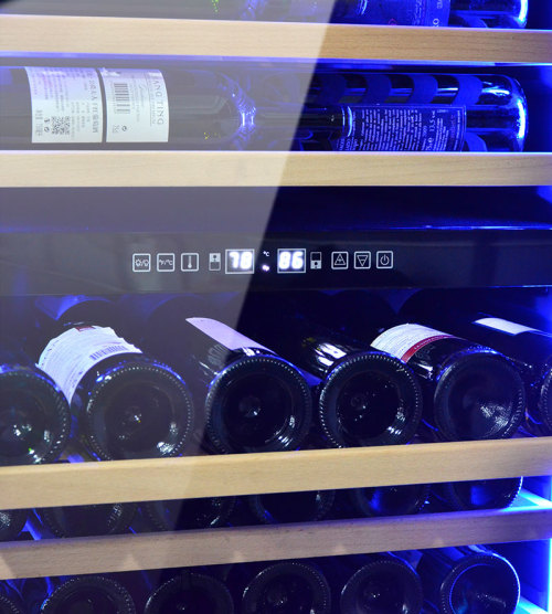 Venta al por mayor LED blanco refrigerador de vino de doble vidrio y centro de bebidas ZS-B459 para almacenamiento de vino con estante de madera de haya