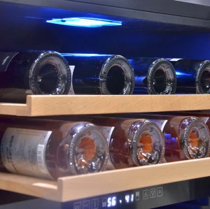 Großhandel 24 Zoll Dual Temp Glas Weinkühlschrank ZS-B150 Schnell kühlender gekühlter Weinschrank mit Buchenholz