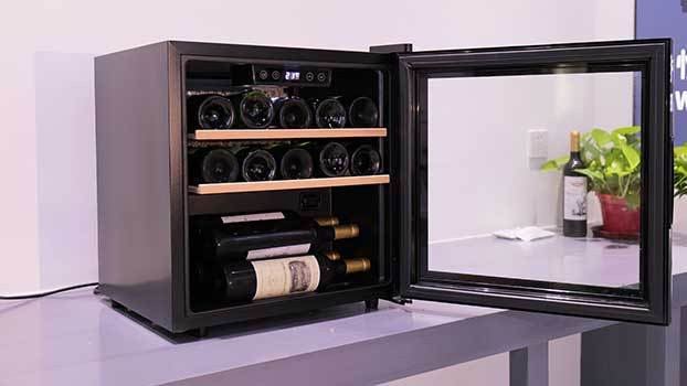 bancada de refrigerador de vinho