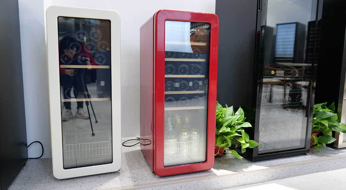 Free Standing Red Retro Wine Cooler