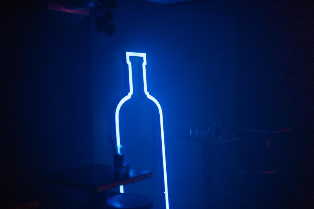 Smarte Trinkgewohnheiten: Wie digitale Touch-Bedienelemente und LED-Beleuchtung moderne Weinkühler revolutionieren