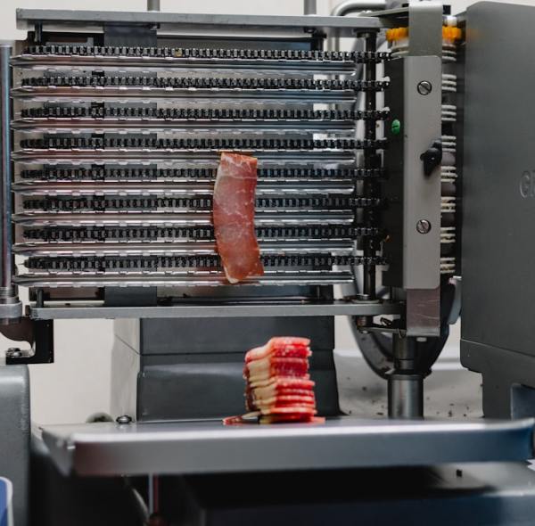 The Ultimate Guide to Commercial Dry Aging Fridges: From Culinary Art to Profit Center
