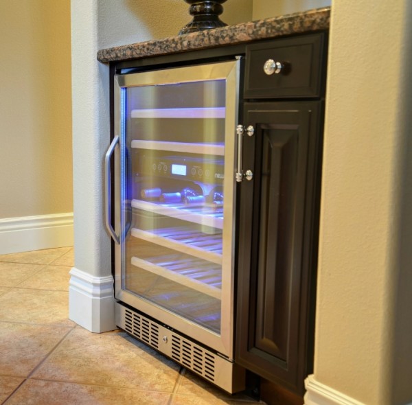 Why Wine Cooler Refrigerators Are Becoming More and More Popular in Restaurants?