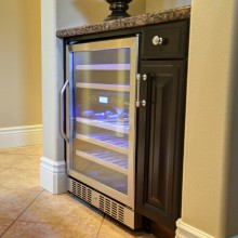 Why Wine Cooler Refrigerators Are Becoming More and More Popular in Restaurants?