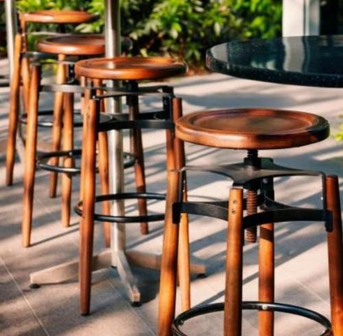 Guía de compra de taburetes de bar para exteriores