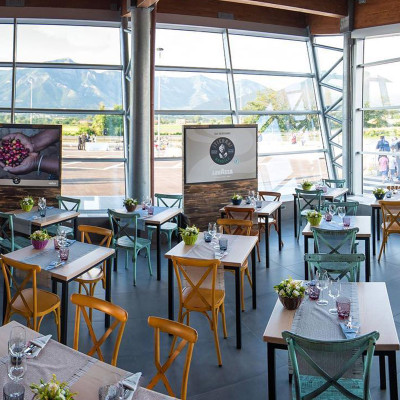 Commercial Indoor Restaurant Dining Chair Cafe Shop Dining Furniture Stackable Chair