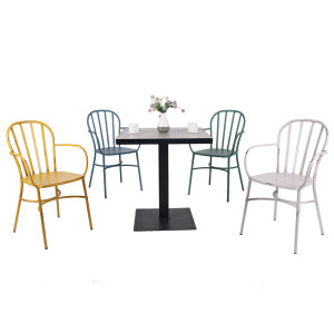 Chaises de café-restaurant avec la chaise de salle à manger extérieure de dos de fil de meubles d'accoudoir pour le restaurant