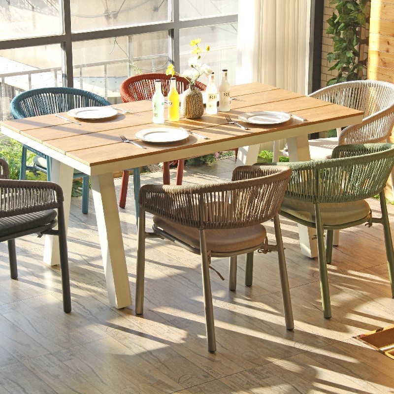 Which Type Of Table Is Best For Outdoor Spaces?