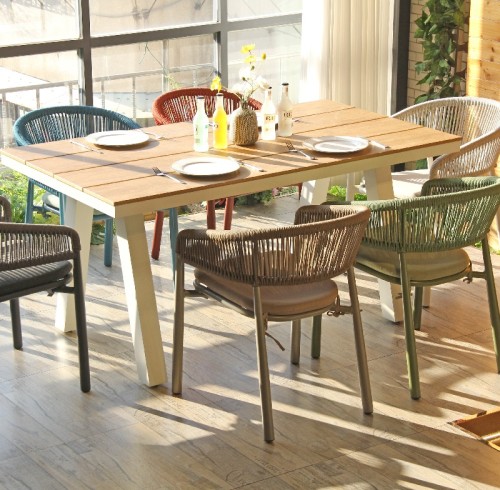 Which Type Of Table Is Best For Outdoor Spaces?