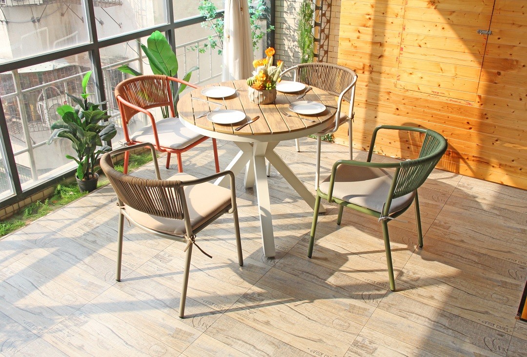 Round Plastic Wood Outdoor Table