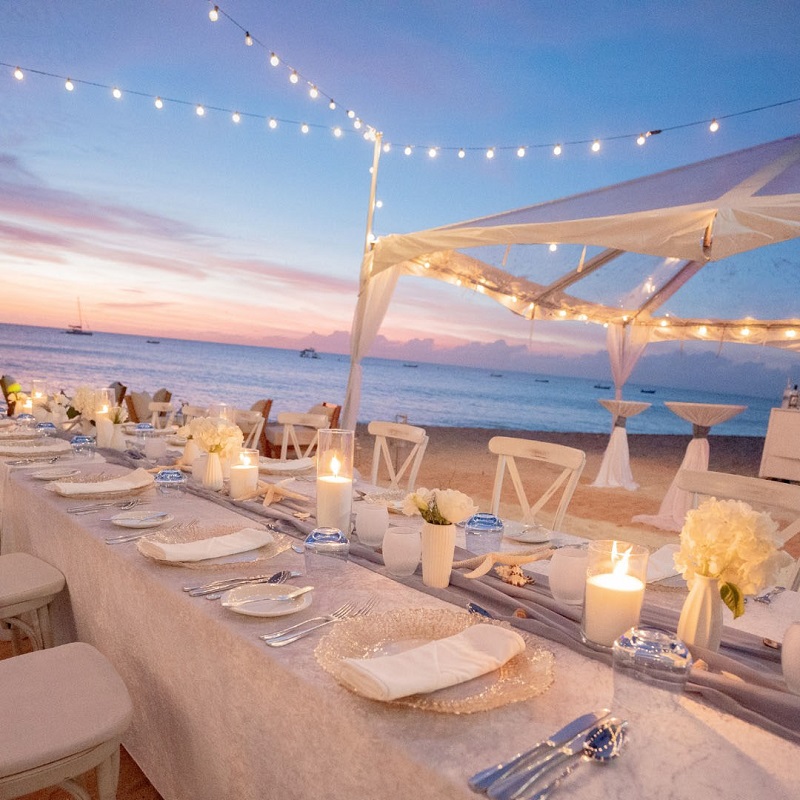 Beach Wedding Chairs And Tables
