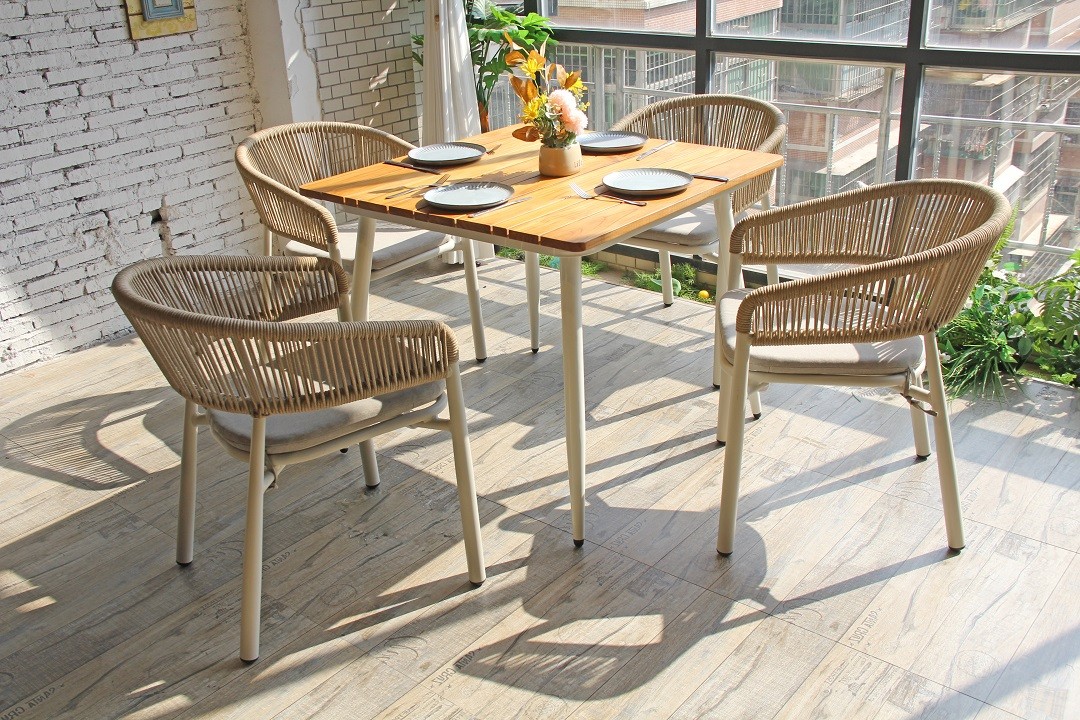 Garden Tables And Chairs