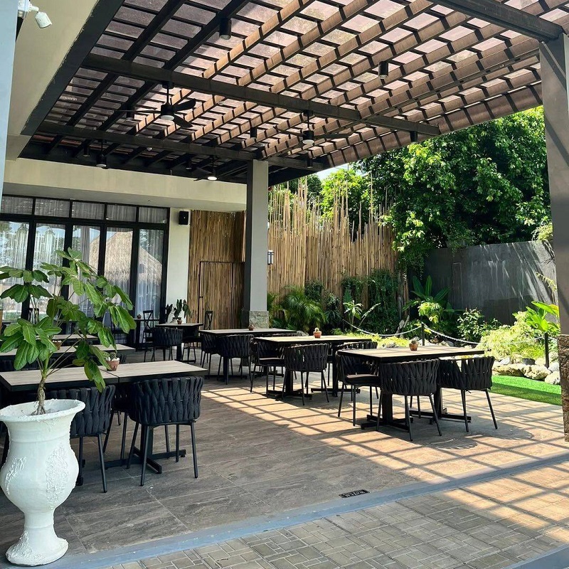 Outdoor Woven Rope Dining Chairs And Customized Dining Tables