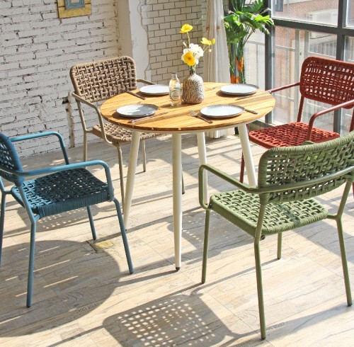 How To Choose The Perfect Outdoor Table For Your Space?