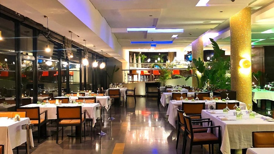 Nigerian Restaurant Operators Choose Suitable Chairs And Tables For Restaurant Furniture 
