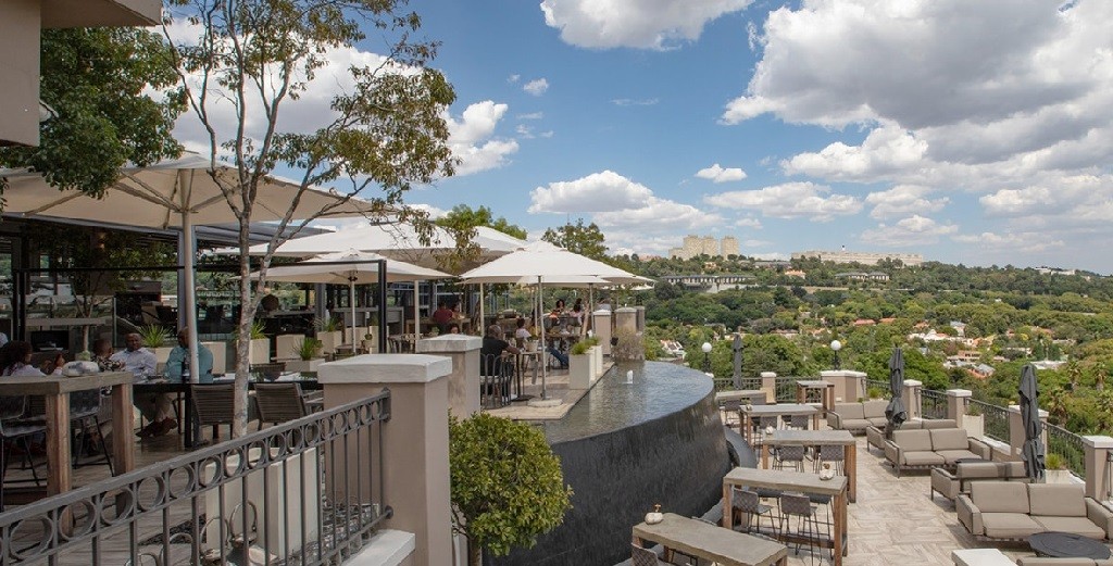 Best Restaurant Furniture For Hot And Humid Climates Insights From Angola And South Africa