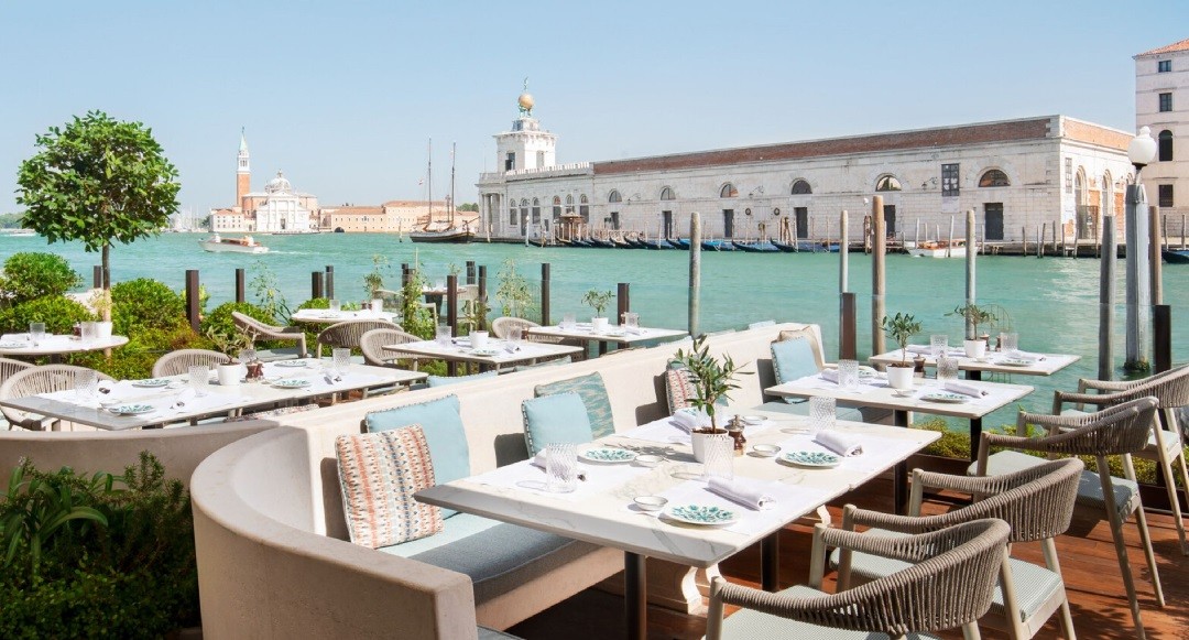 What Kind of Commercial Furniture Do Ethiopian Restaurants Need