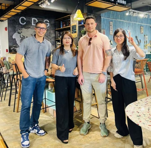 During The 138th Canton Fair, CDG Furniture Received A Steady Stream Of Customers