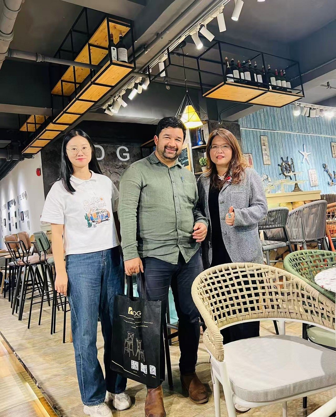 During The 138th Canton Fair, CDG Furniture Received A Steady Stream Of Customers