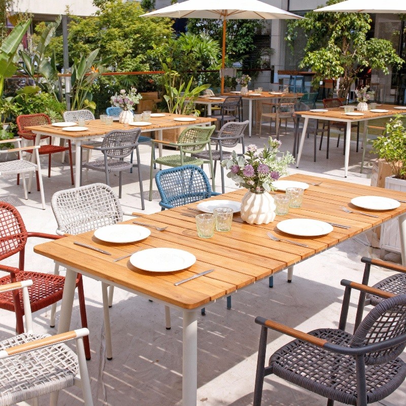 How To Buy Contract Dining Chairs And Tables For Commercial Use With Ease