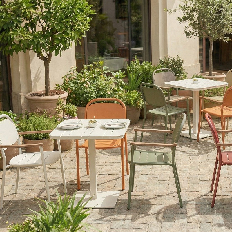Best Weather-Resistant Outdoor Furniture For Restaurant Patio
