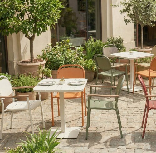 Best Weather-Resistant Outdoor Furniture For Restaurant Patio
