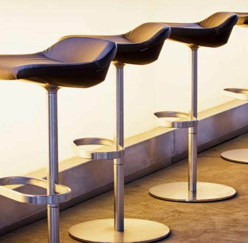 How to Find the Most Comfortable Bar Stools for Your Restaurant?