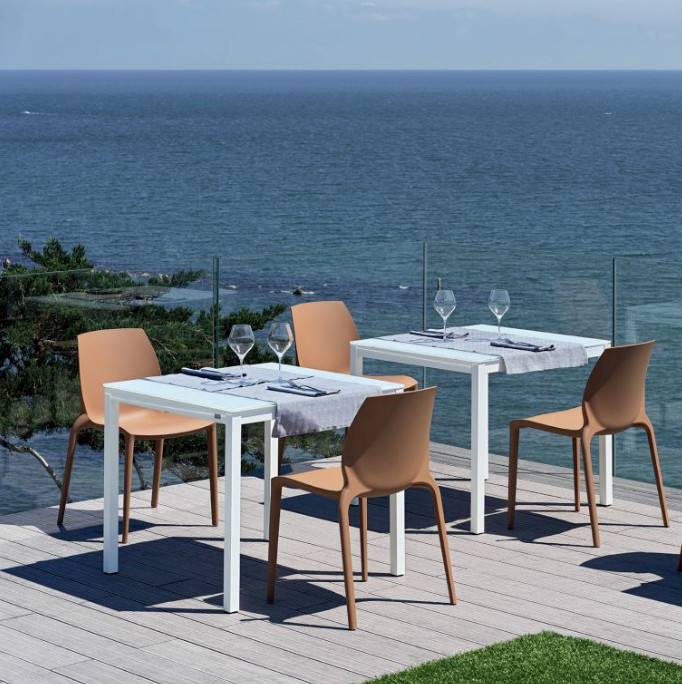 What Are the Usage Scenarios of Commercial Outdoor Furniture?