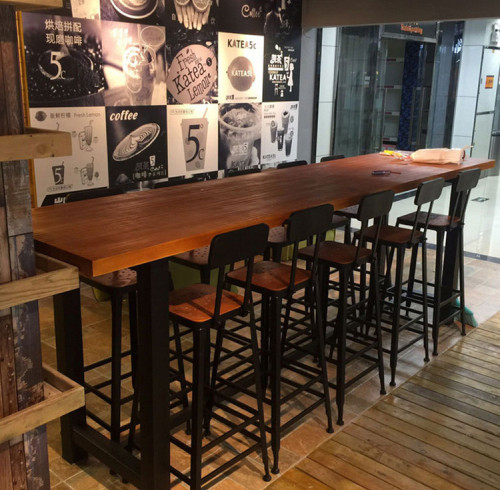 Practical and Stylish: Cafe Tables and Chairs for Small Spaces