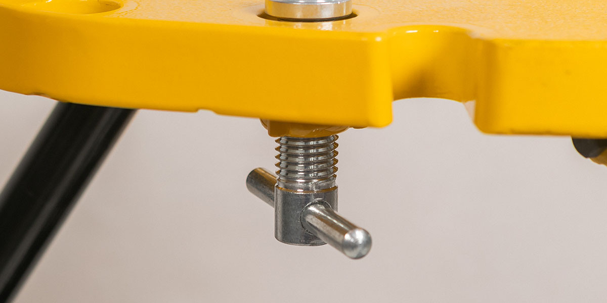 Chain vise stand