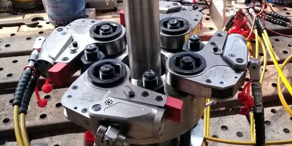 hydraulic torque wrench accuracy