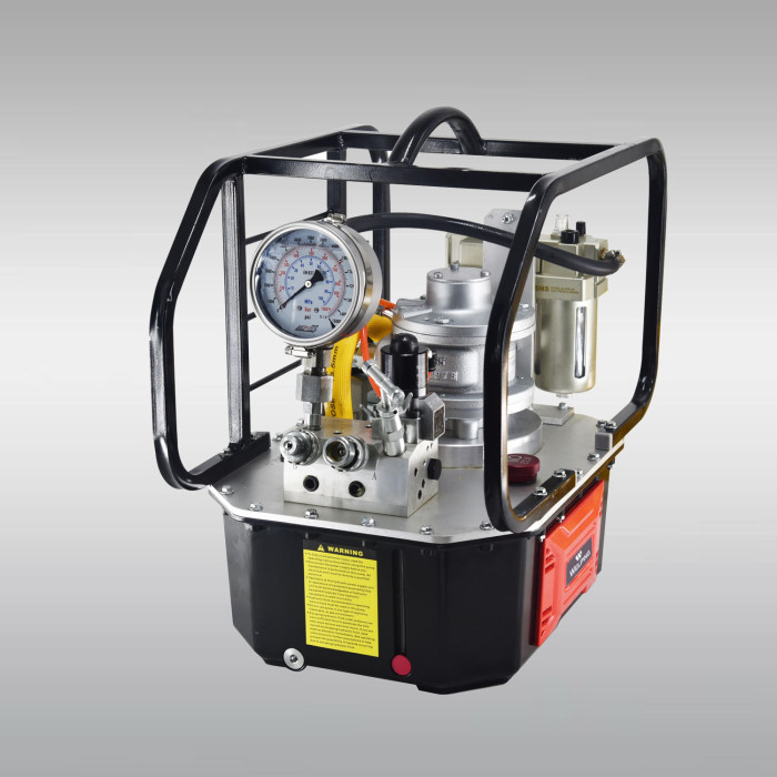 Pneumatic hydraulic torque wrench pump