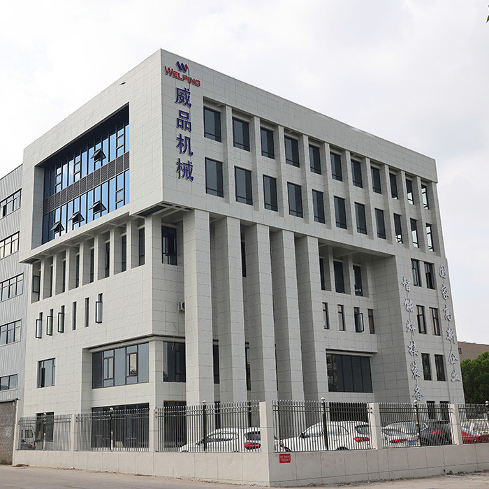 ¿Es usted el fabricante o la empresa comercial de la máquina de soldadura de tubos de plástico?