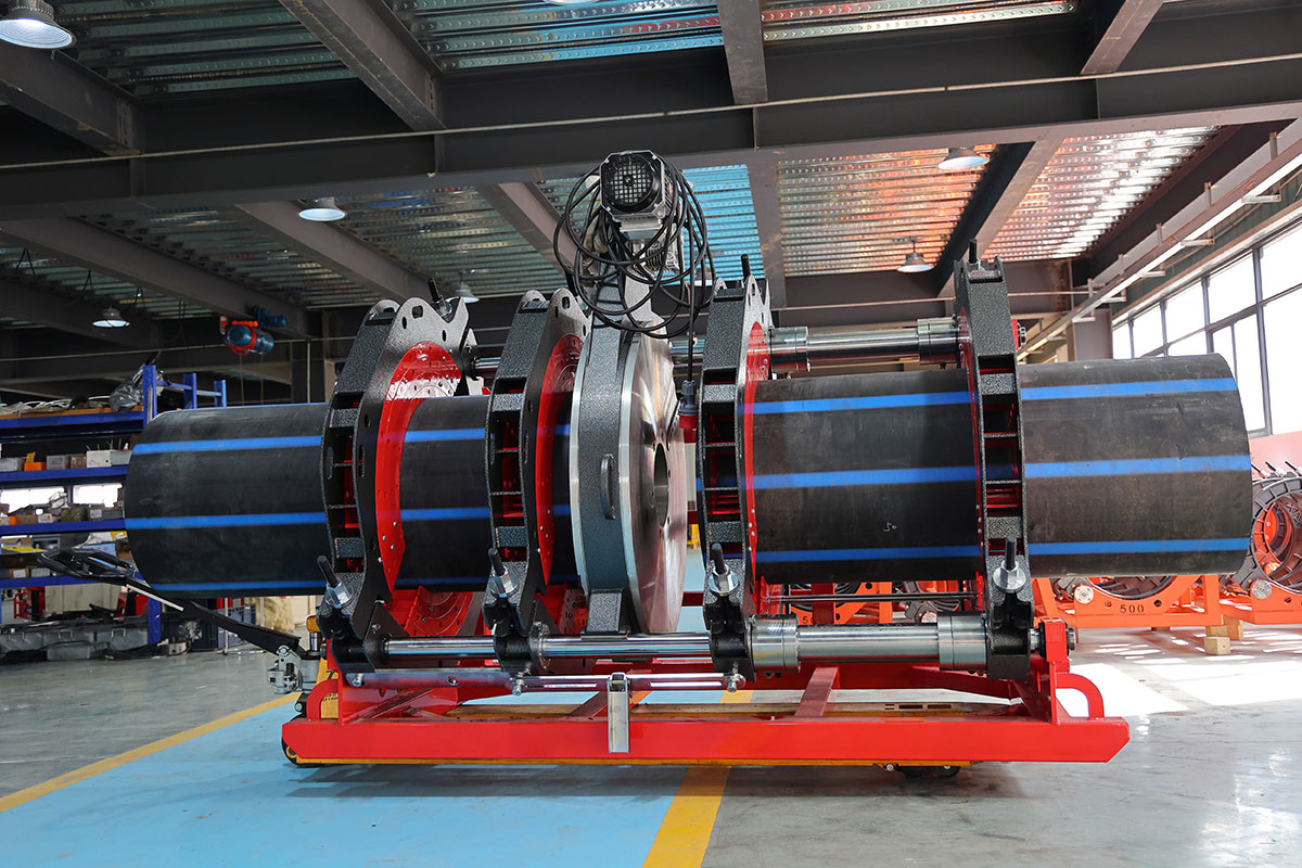 Prueba de máquina de fusión a tope hidráulica WP1000A en el taller de Welping