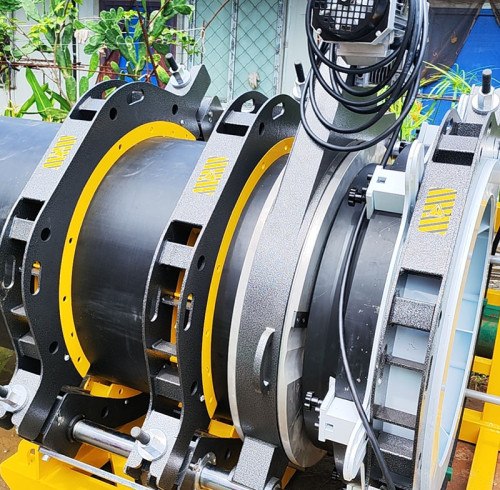 Innovative design and cost savings! Our steel flange chucks provide the ideal solution for pipe butt welding!