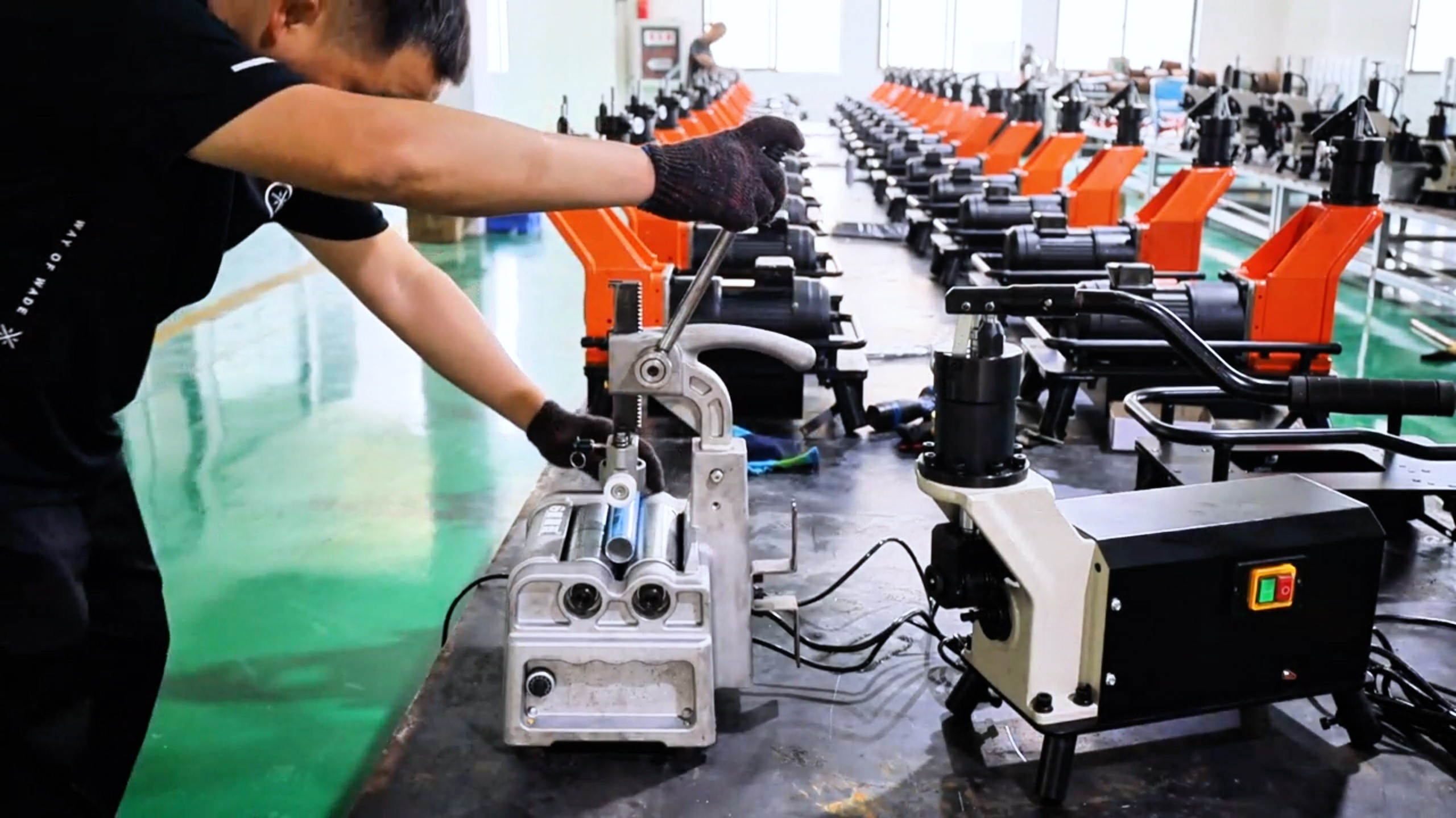 High-Speed Cutting and Grooving of Aluminum Pipes | PTC140 & RG-2T in Action