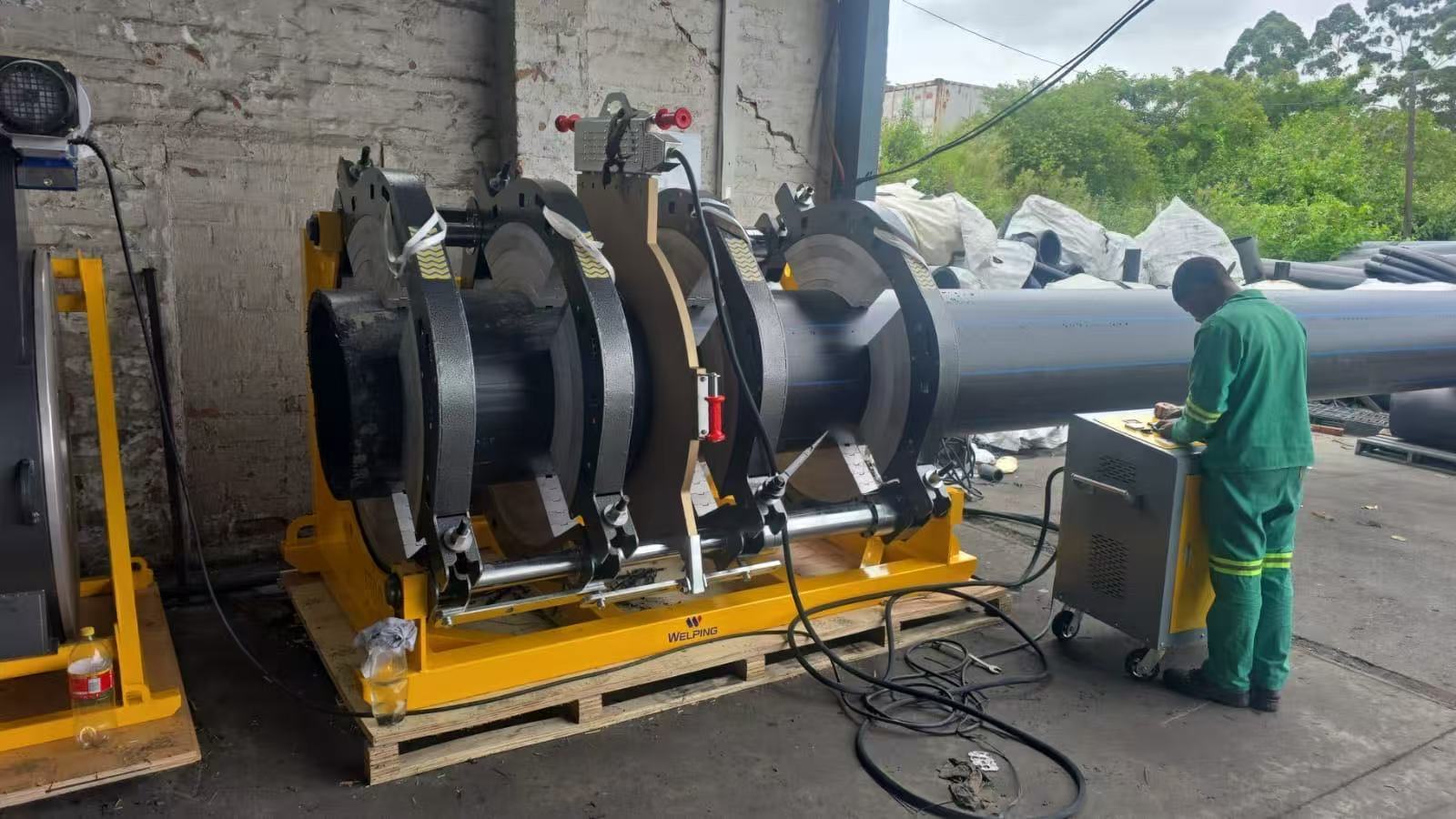 HDPE pipe welding machine