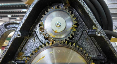 Gear-Driven vs Chain-Driven Facer: Where Stability Comes From