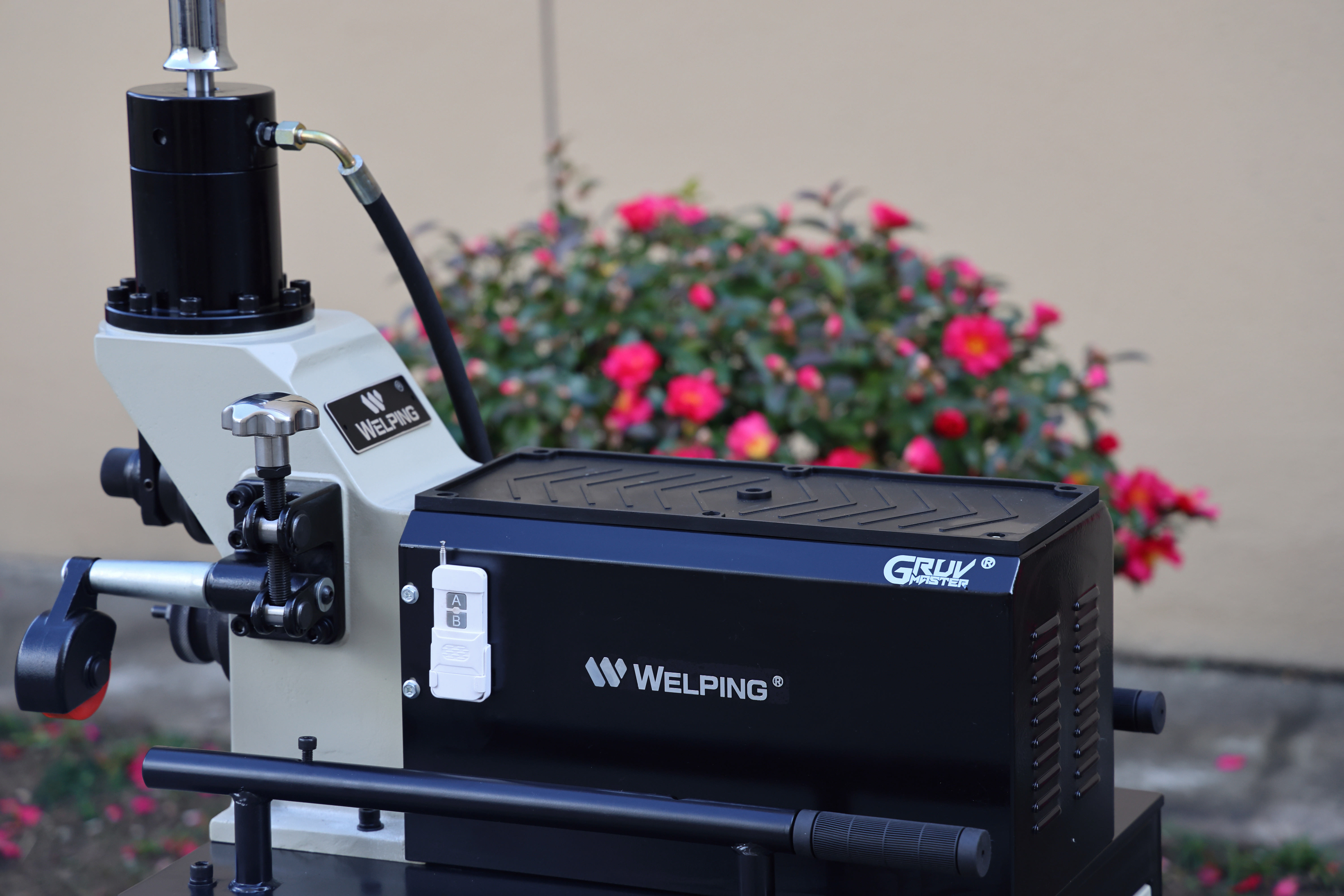 AG-8Z Automatic Roll Grooving Machine: Stable Feeding, Clean Grooves, and Efficient Operation