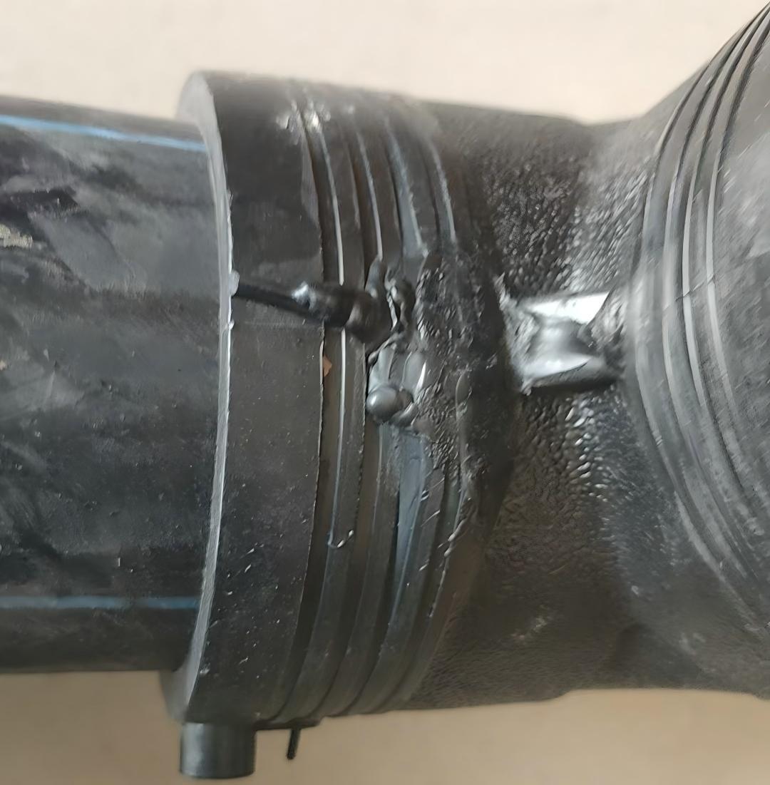 On-site Shot of Welding Defects in PE Electrofusion Fittings: Can Such Products Still Be Used?