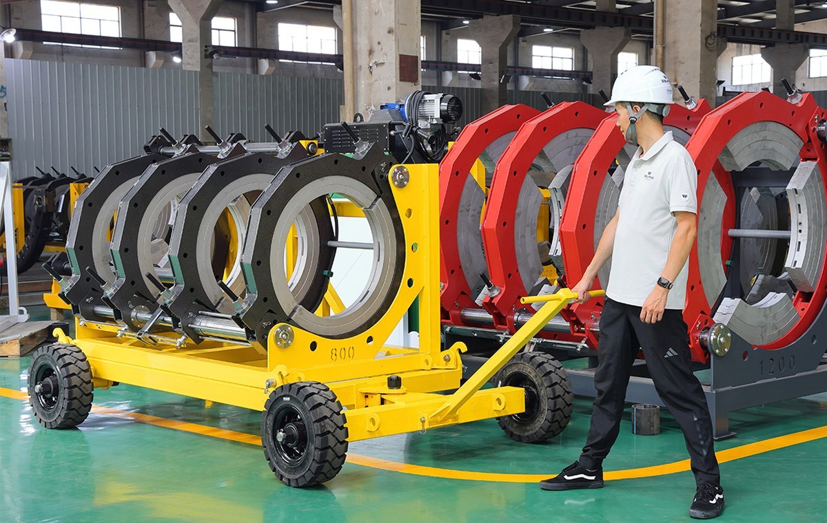 WELPING large-diameter butt fusion machines in the factory
