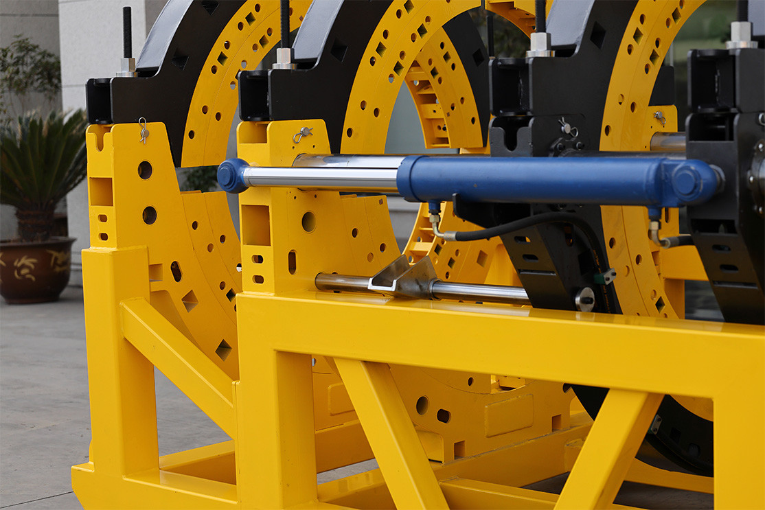 200mm HDPE pipe welding machine