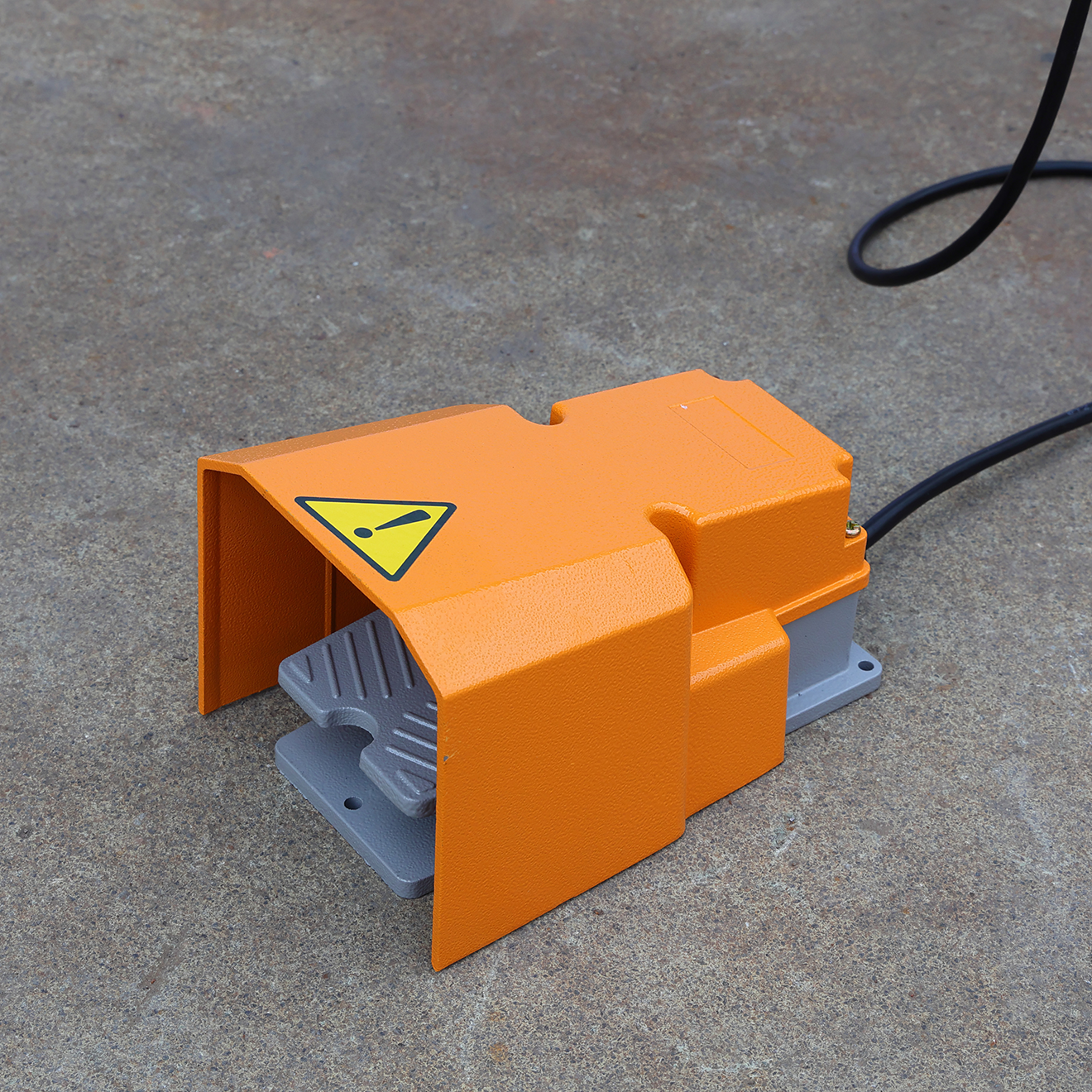 Foot Pedal: The Safety Switch in Roll Grooving Machines