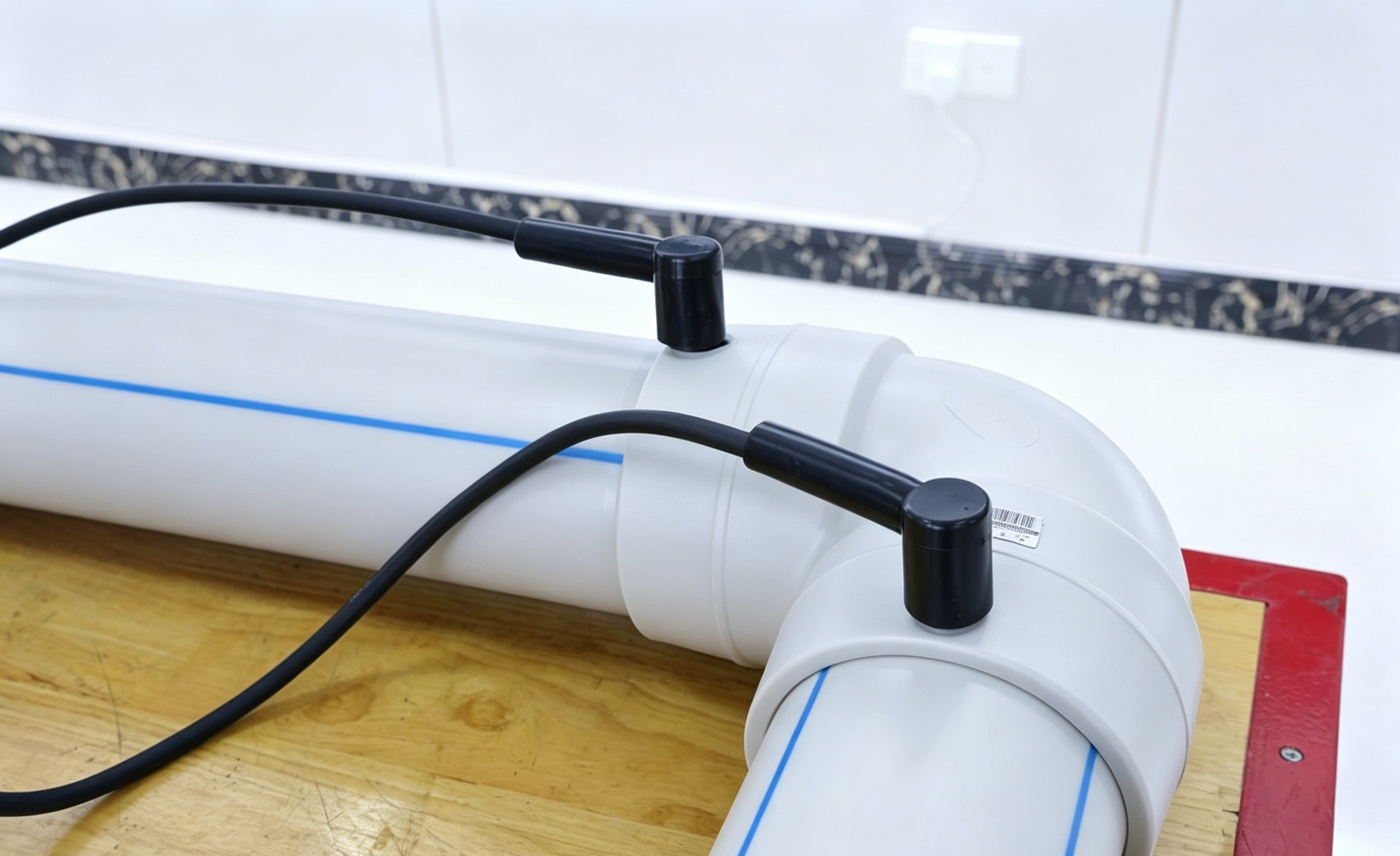 Electrofusion fitting and cables on a PPR pipe